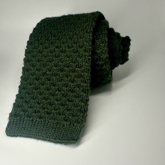 🥂SOLD🥂100% Wool Knit Dark Green Slim Van Boven Straight Edged Tie 2.75” - Picture 8 of 9